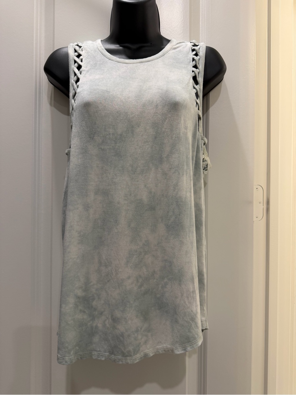 American Eagle Soft & Sexy Gray Tie Dye Lattice Tank Top M